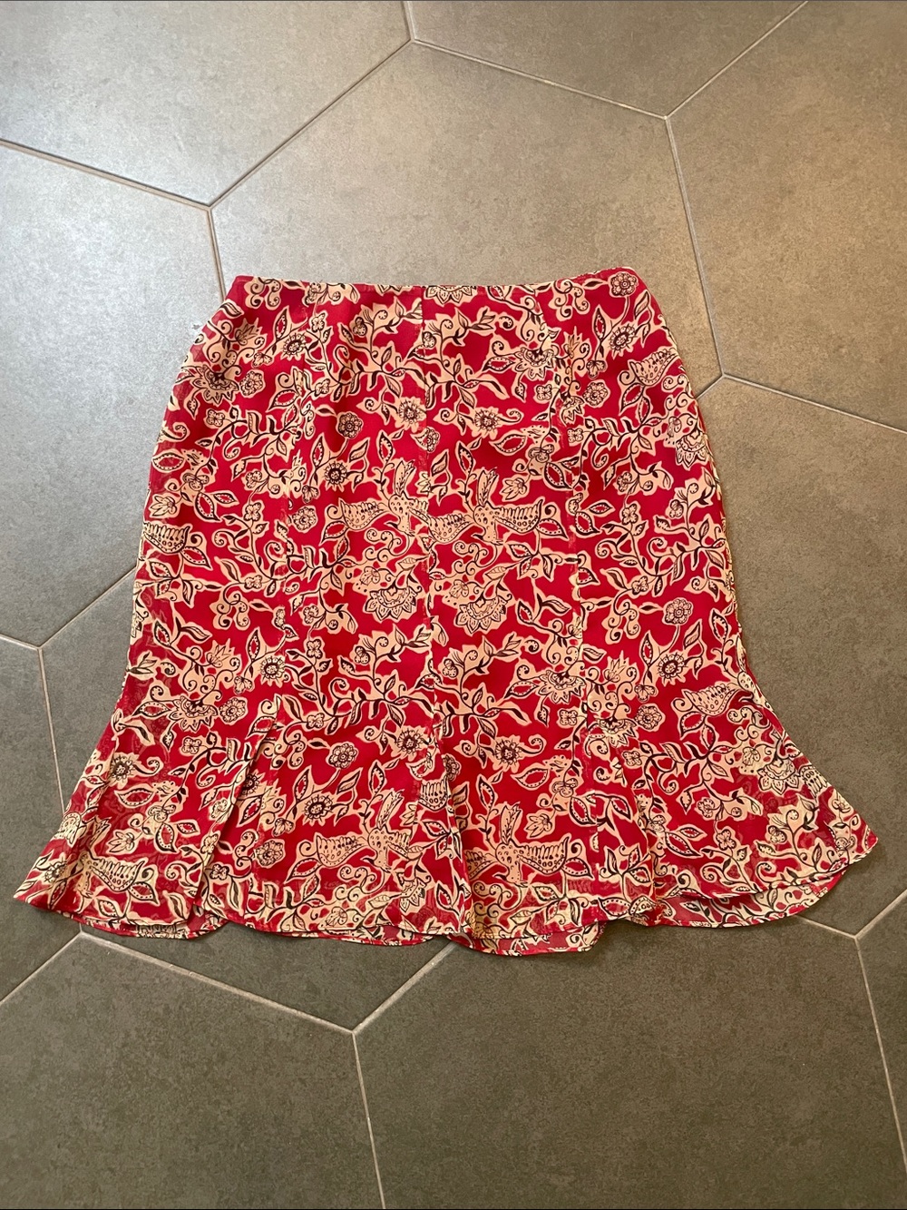 Uniform John Paul Richard Vintage Red Floral A-Line Skirt 10 (fits a 6/8)